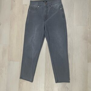 Express Super High Rise Mom Jeans 8